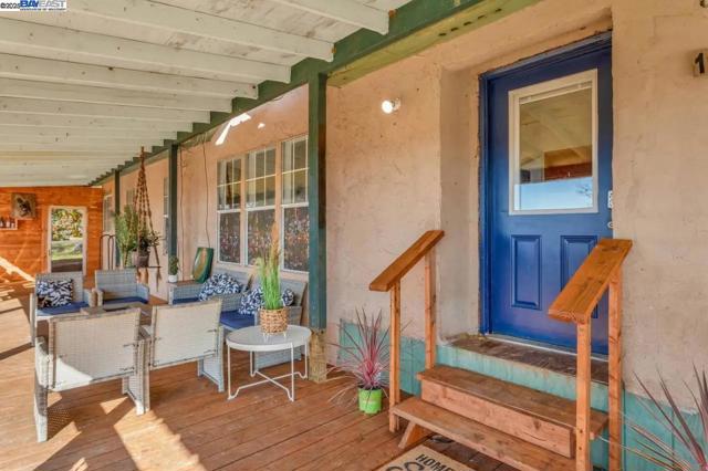 1170 Graceland Pl,  CA: https://media.crmls.org/mediaz/94a0dd03-f08e-4999-9160-ea4bb8621af4.jpg