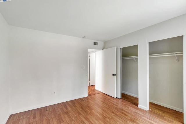 291 Tradewinds Dr, San Jose CA: https://media.crmls.org/mediaz/94a0ff57-adb6-4736-8132-366e04b05662.jpg