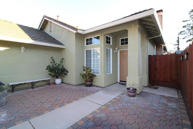778 Mission Ridge Drive, Manteca CA: https://media.crmls.org/mediaz/94a18aac-4558-4e82-aa40-78985e88c525.jpg