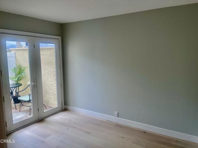 3077 Harbor Boulevard, Ventura CA: https://media.crmls.org/mediaz/94a18d25-5e25-43bf-9a27-b9a734991155.jpg