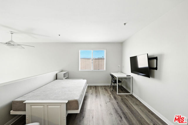 1211 S Shenandoah Street, Los Angeles CA: https://media.crmls.org/mediaz/94a1c611-25d9-4c01-bf51-de4baa227d76.jpg