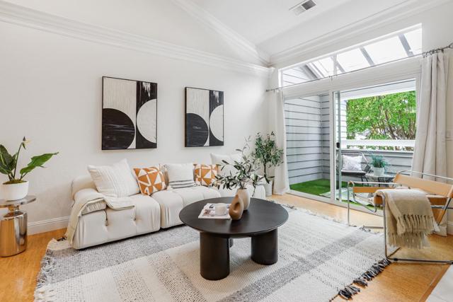 1658 Parkview Green Circle, San Jose CA: https://media.crmls.org/mediaz/94a20a9f-333a-4f2f-b7bd-3068fb516894.jpg