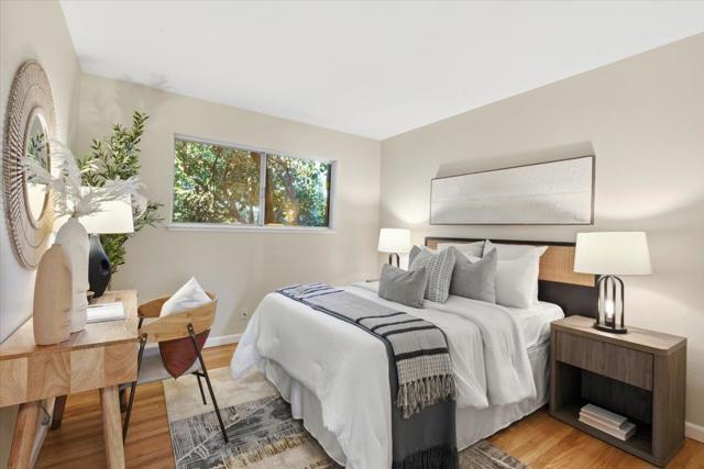 1542 Canna Court, Mountain View CA: https://media.crmls.org/mediaz/94a20d68-7ecb-4e94-8da8-bef5b3d4efd1.jpg