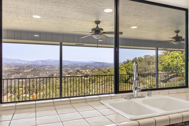 Detail Gallery Image 19 of 54 For 9613 Meadow Mesa Dr, Escondido,  CA 92026 - 4 Beds | 2/1 Baths