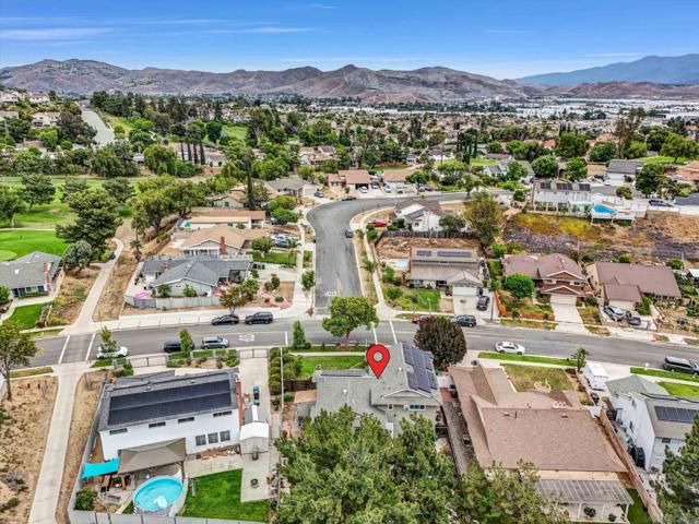 1521 Del Norte Dr, Corona CA: https://media.crmls.org/mediaz/94a26695-2754-48a2-be31-404bbf09032a.jpg