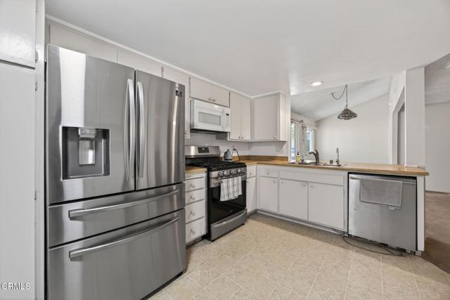 Detail Gallery Image 11 of 38 For 2110 Rhonda St, Oxnard,  CA 93036 - 3 Beds | 2/1 Baths