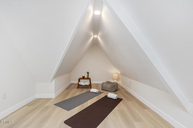 1807 New York Drive, Altadena CA: https://media.crmls.org/mediaz/94a339c9-370e-45e3-b821-8ca00f2067e5.jpg