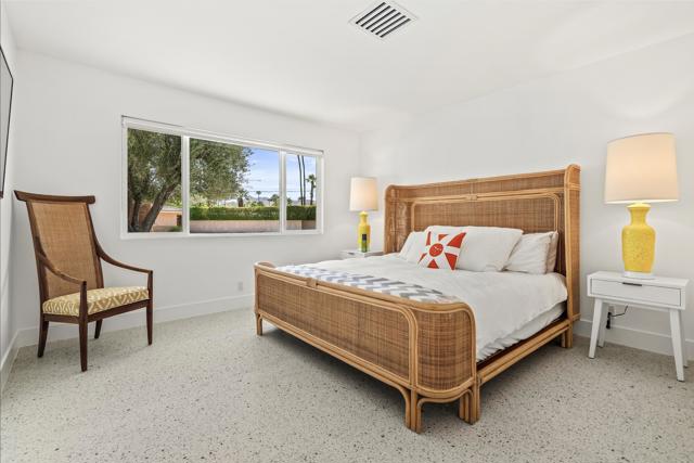 165 S Avenida Elenora, Palm Springs, CA 92262