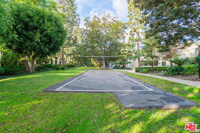 11260 Overland Avenue, Culver City, California 90230, 3 Bedrooms Bedrooms, ,2 BathroomsBathrooms,Townhouse,For Sale,Overland,24394871