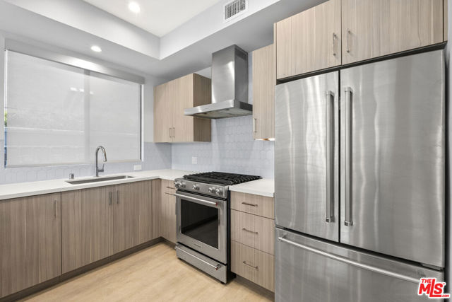 5955 Saturn Street, Los Angeles CA: https://media.crmls.org/mediaz/94a5b89b-8848-4a73-aa85-949704f2faae.jpg