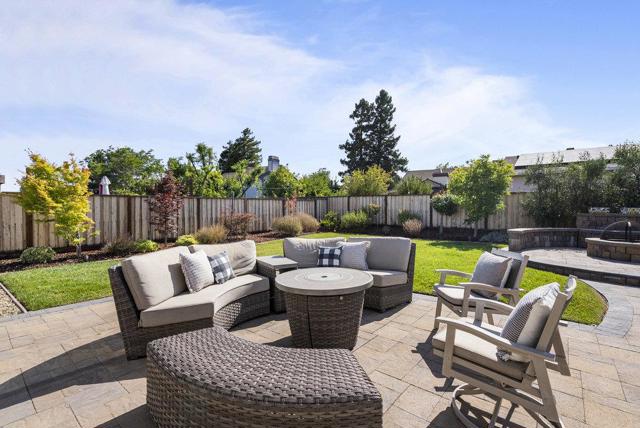 2721 Grayson Street, Hollister CA: https://media.crmls.org/mediaz/94a68d68-6e7e-4a64-8222-b322d6e5d16e.jpg