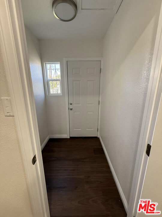 159 E 47th Street, Los Angeles CA: https://media.crmls.org/mediaz/94a69f6a-52ae-4687-9976-66d7dc987cda.jpg