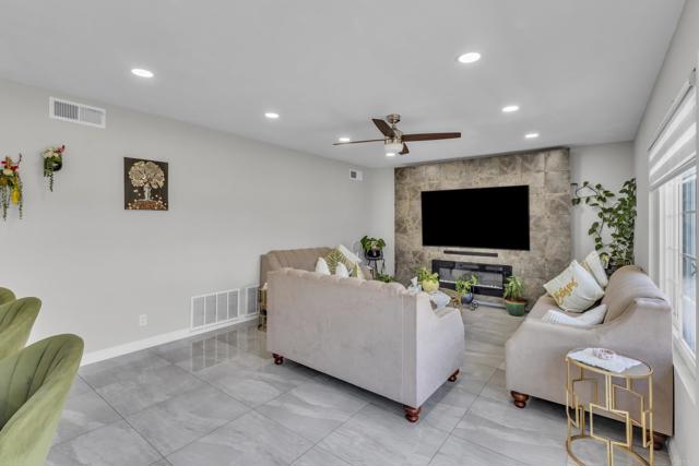 Detail Gallery Image 15 of 57 For 1935 Jasmine St, El Cajon,  CA 92021 - 4 Beds | 2/1 Baths