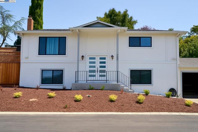 365 Monaco Ave, Union City CA: https://media.crmls.org/mediaz/94a87fab-20aa-4ca9-b292-e16b4549d9b1.jpg