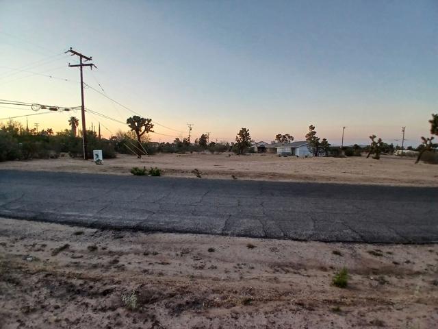 57752 Pimlico Street, Yucca Valley CA: https://media.crmls.org/mediaz/94a8bb99-d7aa-4e83-bd02-1c4bfb67c0bd.jpg