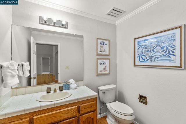 109 Bria Ct, Walnut Creek CA: https://media.crmls.org/mediaz/94a9277e-a627-478a-a79b-c94069617365.jpg