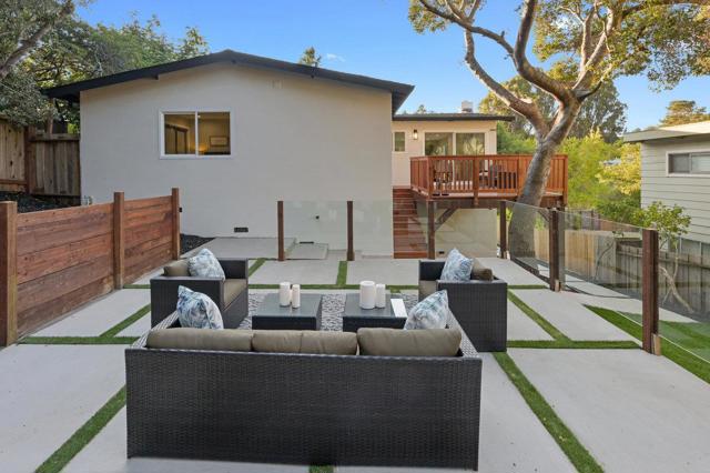 1560 Alturas Drive, Burlingame CA: https://media.crmls.org/mediaz/94aa2255-7a86-4baa-90e9-a4cf3daf1d2c.jpg