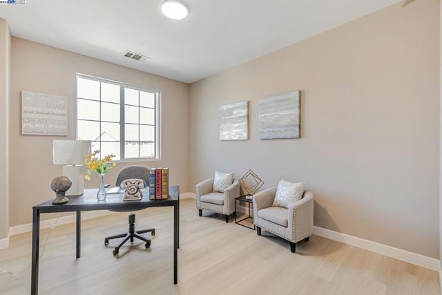 113 Silver Bell Way, Oakley CA: https://media.crmls.org/mediaz/94aa65ae-60f9-4177-909b-d3ae606618a2.jpg