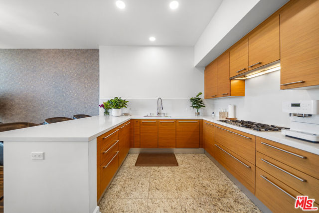 900 West Olympic Boulevard, 28E photo 7