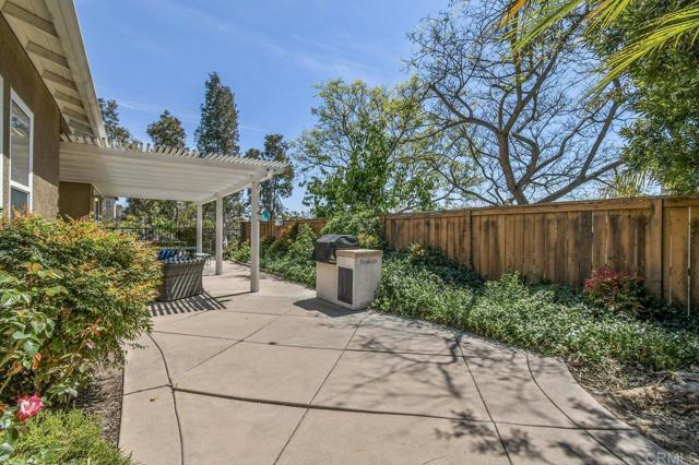 1450 Oakpoint Ave, Chula Vista CA: https://media.crmls.org/mediaz/94ab0d0e-4c7a-4b20-b4ad-dbcf741eb16f.jpg