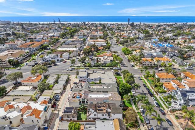 755 F Ave, Coronado CA: https://media.crmls.org/mediaz/94ab20da-7018-447b-bd8b-c1c7e8f97c99.jpg