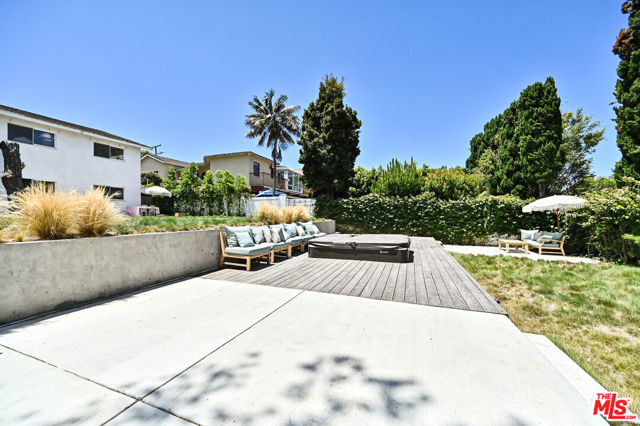 1545 3rd Street, Manhattan Beach CA: https://media.crmls.org/mediaz/94abd24b-085e-4300-b997-a92379d898bb.jpg