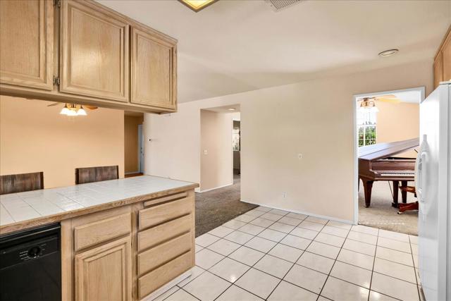 36429 Las Begonias, Cathedral City CA: https://media.crmls.org/mediaz/94ad66a4-0214-4cc7-9569-a0b65cece264.jpg