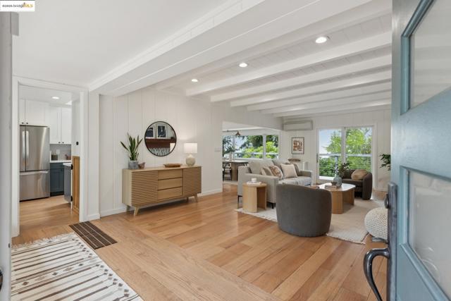1270 Queens Rd, Berkeley CA: https://media.crmls.org/mediaz/94ae58c2-0d14-4571-b610-214c931bdcde.jpg