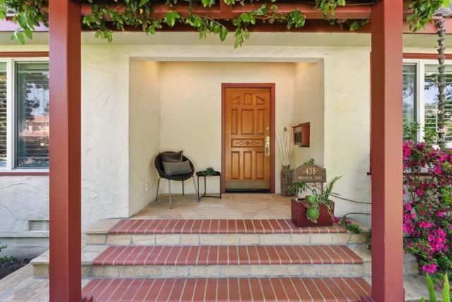 435 Edgewood Road, Redwood City CA: https://media.crmls.org/mediaz/94aee276-6cfd-414e-a4c0-6a5446cd17d9.jpg