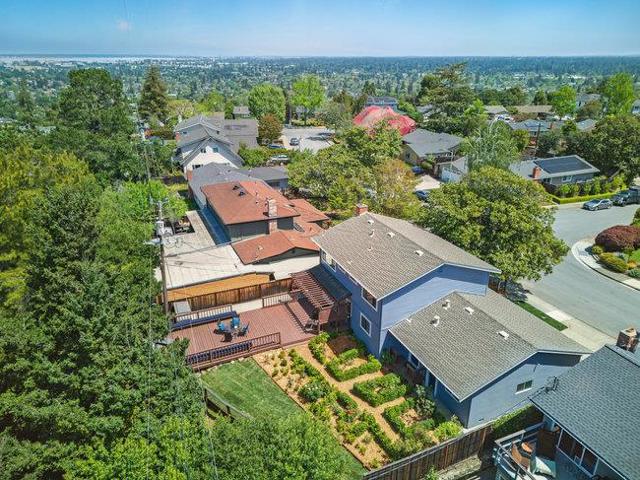 3642 Mcnulty Way, Redwood City CA: https://media.crmls.org/mediaz/94aeef00-22ae-4dbb-93ea-0f8bf95ceb56.jpg