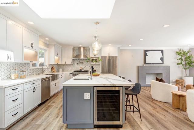 298 Elysian Fields DR, Oakland CA: https://media.crmls.org/mediaz/94aef2c2-ccee-4cf4-bc93-ba7084b7723d.jpg
