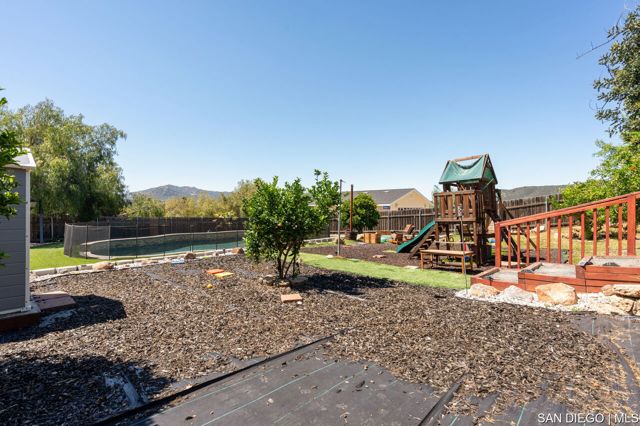 23849 Gymkhana RD, Ramona CA: https://media.crmls.org/mediaz/94aff873-59c1-4045-aae6-715dcd5967e2.jpg