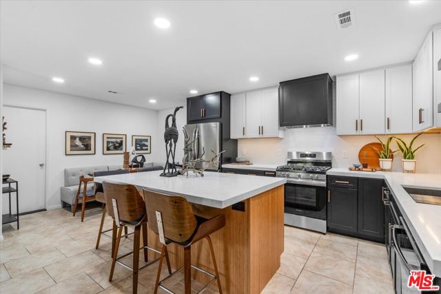 3072 Sunflower Circle, Palm Springs CA: https://media.crmls.org/mediaz/94b0276e-2bf0-48bc-beb4-bfc49ee4566d.jpg