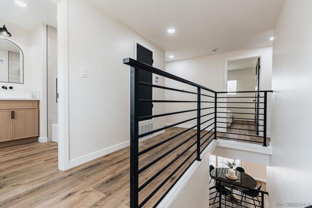 3624 Governor Dr, San Diego CA: https://media.crmls.org/mediaz/94b04ed1-38ee-4e75-8d23-09c337ff5266.jpg