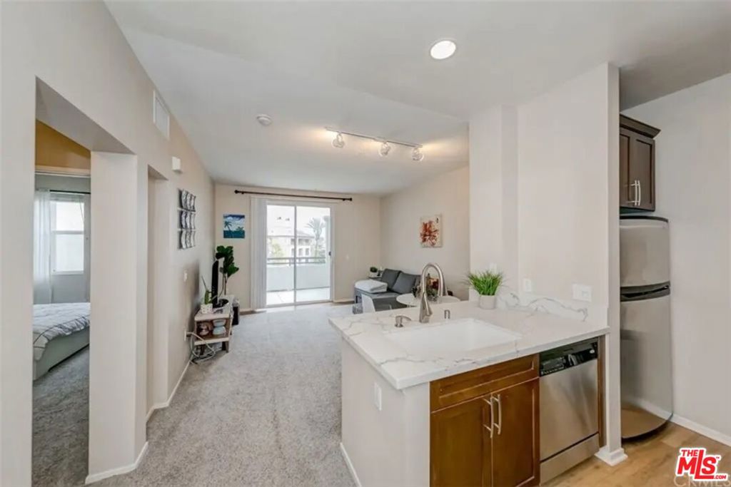 1464 Scholarship, Irvine, CA 92612