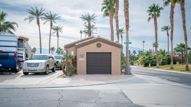 86111 Arrowood Avenue, Coachella CA: https://media.crmls.org/mediaz/94b0ab03-3c37-46e0-9f69-7b3dd2e01b52.jpg