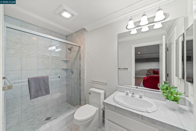 628 Sugarloaf Ct, Walnut Creek CA: https://media.crmls.org/mediaz/94b0e334-40ee-4a62-8a7e-9a7aab99e7c9.jpg