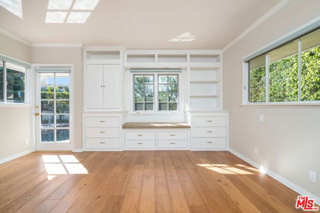 14972 CAMAROSA Drive, Pacific Palisades CA: https://media.crmls.org/mediaz/94b14653-d6b9-4c5a-8fa7-e34e9a14c626.jpg