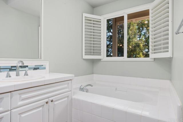 Detail Gallery Image 16 of 22 For 1453 Ranch Rd, Encinitas,  CA 92024 - 4 Beds | 2 Baths