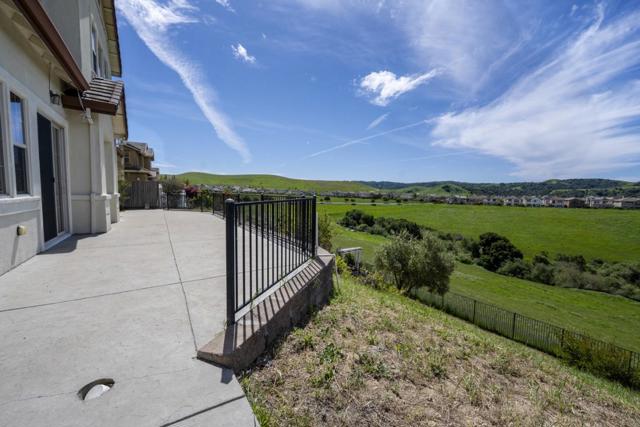 7862 Ridgeline Place, Dublin CA: https://media.crmls.org/mediaz/94b2c7fa-c4b5-4356-a3bc-b99fe89cf96f.jpg