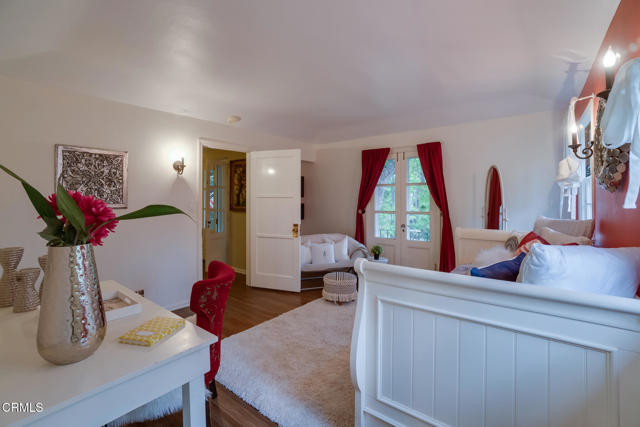 584 Rosemont Avenue, Pasadena CA: https://media.crmls.org/mediaz/94b300cd-d7e5-4854-8d8e-7d58f0d8097c.jpg