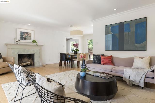 150 Santa Rita Dr, Walnut Creek CA: https://media.crmls.org/mediaz/94b368a1-b6e1-4796-82ab-f2466aeae428.jpg
