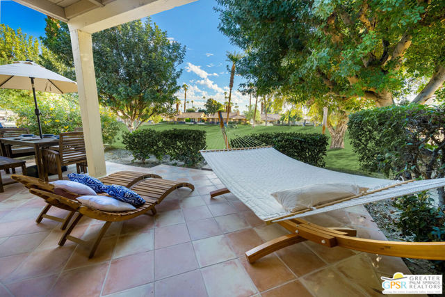 298 San Vicente Circle, Palm Desert CA: https://media.crmls.org/mediaz/94b37a6a-49ae-4e9c-89e8-6fae2ba0c298.jpg