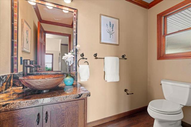 19960 Skyline Boulevard, Los Gatos CA: https://media.crmls.org/mediaz/94b3b1b2-cb80-469c-9794-4c999f3e75ea.jpg