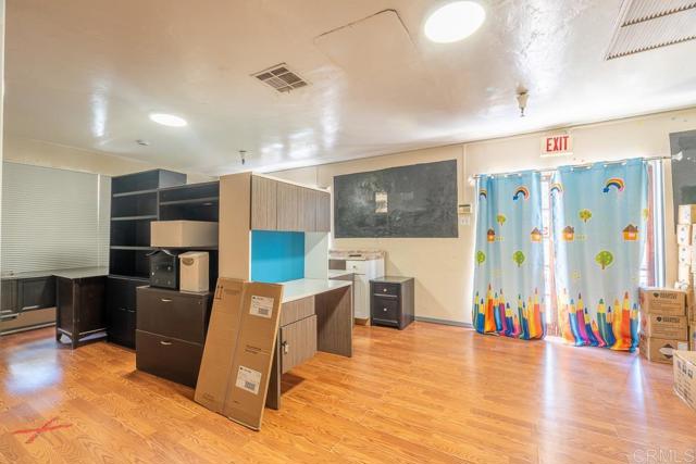 9780 Dunbar Ln Lane, El Cajon CA: https://media.crmls.org/mediaz/94b51d8b-874e-4dcd-8873-12fd7733b439.jpg