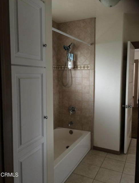 153 S South Laurel Street, Ventura CA: https://media.crmls.org/mediaz/94b543ea-4780-4dd1-bfbe-3e3234fa0fbf.jpg