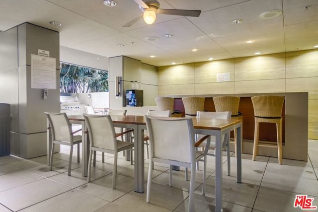 1155 S Grand Avenue, Los Angeles CA: https://media.crmls.org/mediaz/94b5efa3-fdbc-499d-8d57-9c32bf4c94b2.jpg