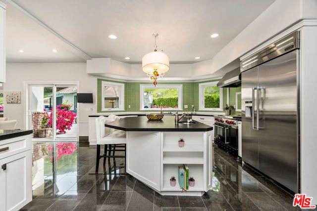 204 Bell Canyon Road, Bell Canyon CA: https://media.crmls.org/mediaz/94b63036-afc1-456a-82be-80bb70d64572.jpg