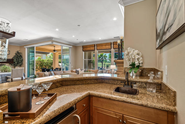 56925 Mountain, La Quinta CA: https://media.crmls.org/mediaz/94b69741-4e8c-49d9-8f4b-b76781bf6326.jpg
