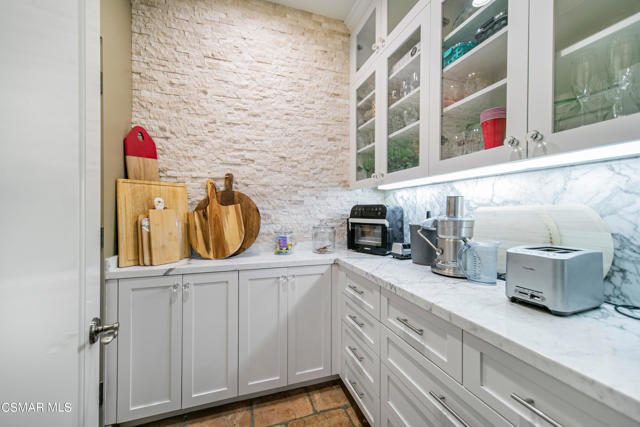 1451 E La Loma Avenue, Somis CA: https://media.crmls.org/mediaz/94b6cacc-b631-4678-88ec-bbe785c899ad.jpg